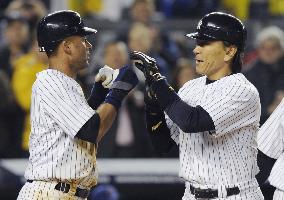 N.Y. Yankees' Matsui hits 2-run homer against Chicago Cubs