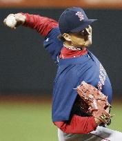 Red Sox Okajima pitches against N.Y. Mets