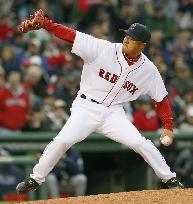 Boston Red Sox beats Tampa Bay Rays 5-3 in opening game