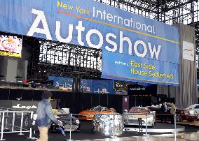 Int'l auto show in New York opens