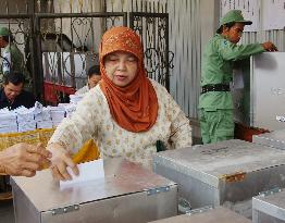 Parliamentary voting begins in Indonesia
