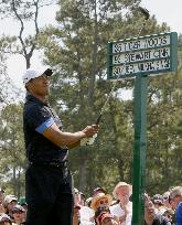 Woods begins Masters tournament