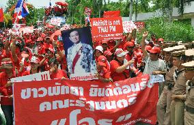 Pro-Thaksin protesters demonstrate in Pattaya