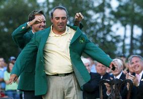 Cabrera becomes 1st Argentine to win Masters golf tournament