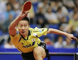 Japan's Yoshida advances to quarterfinals at world table tennis