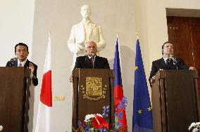 Japan, EU leaders agree to cooperate over new flu