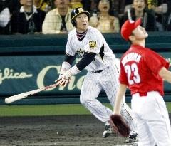 Hanshin veteran Kanemoto belts game-winning homer