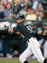 Ichiro hits 2 homers to lead Mariners over Red Sox