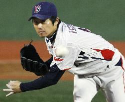 Yakult pitcher Ishikawa earns 6th win, top in CL