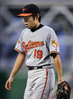 Uehara makes early exit with sore hamstring
