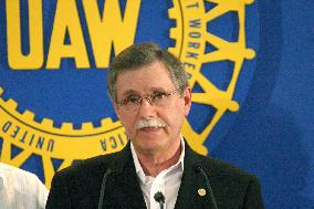 UAW members approve GM labor agreement