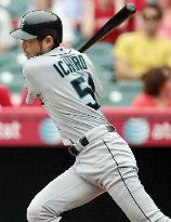 Ichiro runs hit streak to 24 games