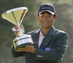 Unheralded Igarashi wins Tour Championship
