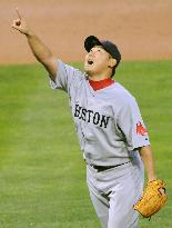 Boston pitcher Matsuzaka starts game vs Phillies