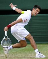 Djokovic marches into last 16 at Wimbledon tennis