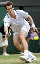 Murray races into last 16 at Wimbledon tennis