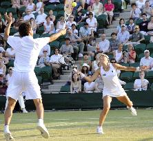 Sugiyama-Andre Sa pair advances to quarter final in mix doubles