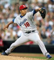 Kuroda earns 3rd win, Dodgers beat Padres