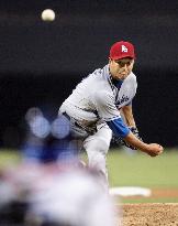 Kuroda earns 3rd win, Dodgers beat Padres