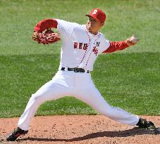 Red Sox Okajima throws perfect 8th inning