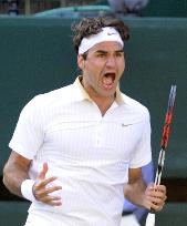 Federer wins 6th title in men's singles at Wimbledon