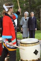 Emperor, empress welcomed by Japanese drum performance