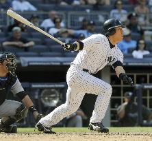 Yankees Matsui hits 2-run double vs Blue Jays