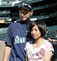 Japanese female pitcher 'debuts' in Major League Baseball