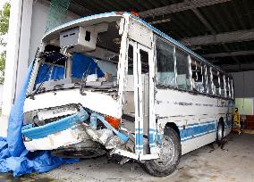 Bus carrying high school baseball players tips over, killing 1