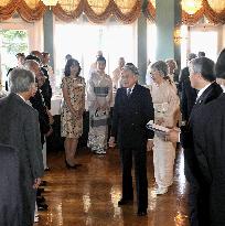 Emperor, empress meet Japanese-Canadians in Victoria