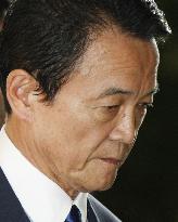 Aso says to decide on when to dissolve lower house for election