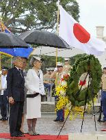 Emperor, empress lay wreath at cemetery for American soldiers