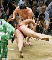 Hakuho, Asa, still perfect at Nagoya sumo