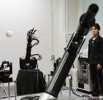 Cutting-edge robotic baseball pitcher makes debut in lab