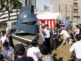 Giant head of 'Tetsujin 28-go' unveiled in Kobe