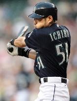 Seattle Mariners' Ichiro 3-for-5 against Toronto Blue Jays