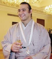 Kotooshu receives Bulgaria's top honor