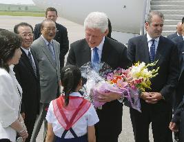 Bill Clinton arrives in Pyongyang