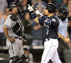 Jojima homer lifts Seattle to victory over White Sox