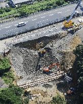 Restoration of quake-hit Tomei Expressway continues