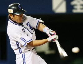 Yokohama's Uchikawa hits homer vs Hiroshima