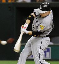 Hanshin beats Yomiuri