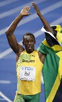 Bolt rewrites world record for men's 100m