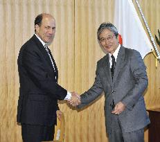 U.S. Ambassador Roos meets Yabunaka