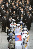 Late former S. Korean president's body arrives at parliament