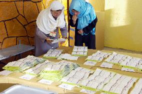 Vote counting begins for presidential election in Afghanistan