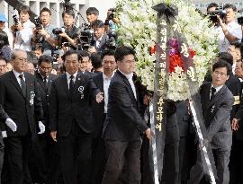 N. Korean delegation pays respects to late Pres. Kim Dae Jung