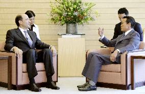 New U.S. envoy Roos meets with Aso