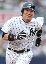 Yankees' Matsui gets single