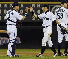 Ichiro joins team for first time in 9 games